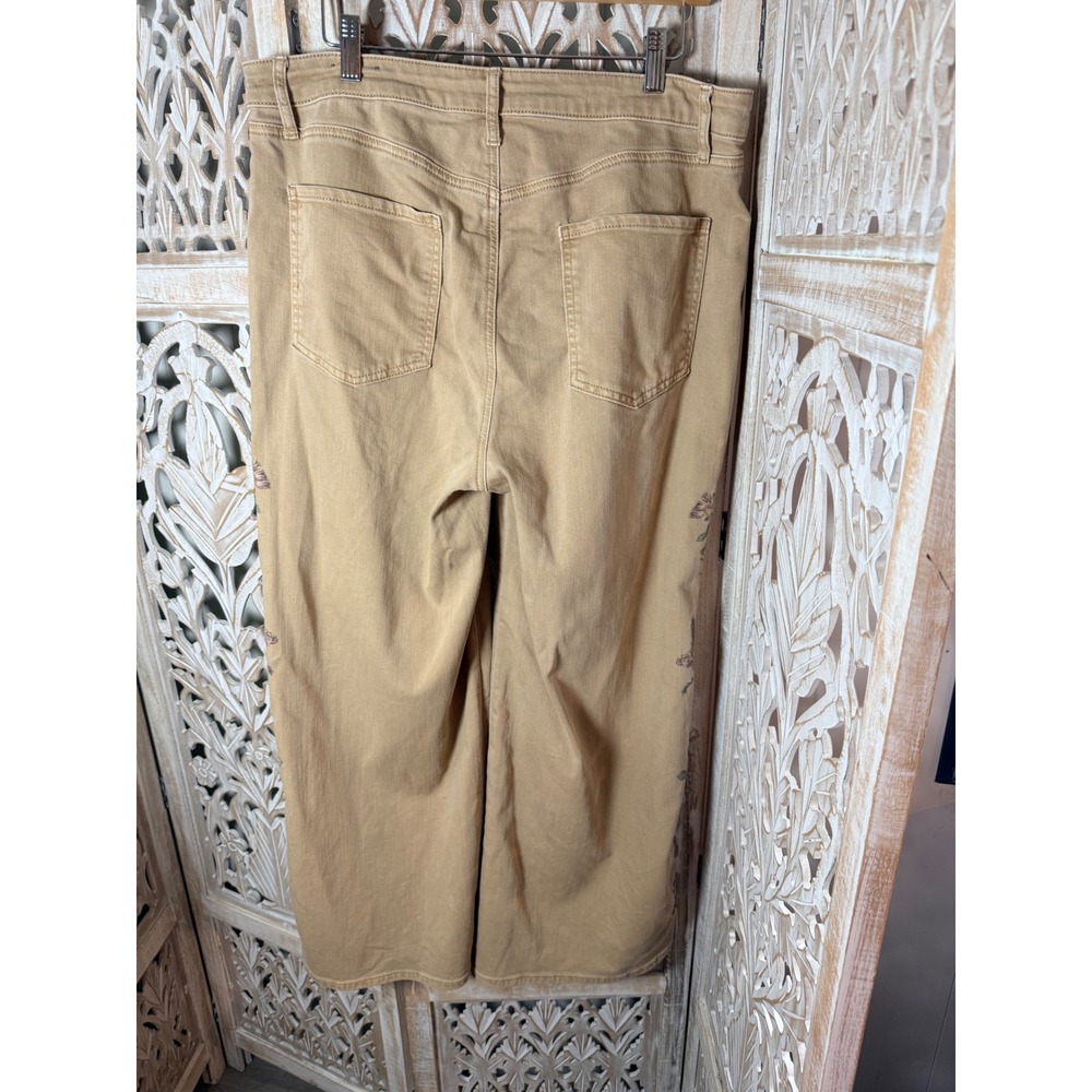 Chicos So Slimming High Rise Wide Leg Pants Tan Floral Butterfly Embroidered 3P - Picture 10 of 12